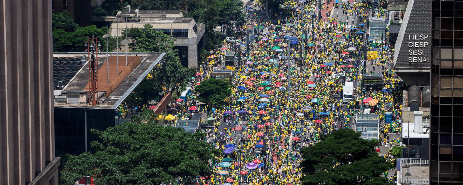 Bolsonaro reúne milhares na Paulista, nega trama golpista e fala em abuso de alguns3
