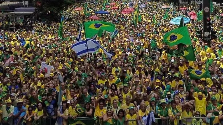 Bolsonaro reúne milhares na Paulista, nega trama golpista e pede anistia e pacificação