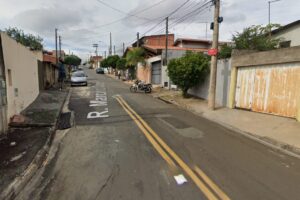 Homem para moto em frente de casa e veículo é furtado no Guimarães