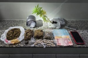 Homem que fazia ‘disk drogas’ é preso na Vila São João, em Limeira