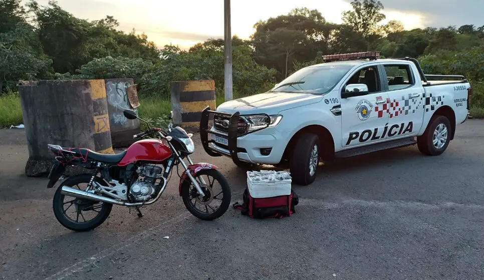 PM prende motoboy com 1 kg de drogas; ele fazia ‘disk entrega’, em Limeira