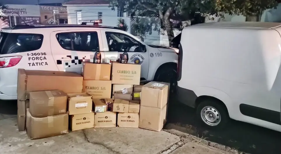 PM recupera carro de entrega furtado com roupas e materiais odontológicos, em Limeira