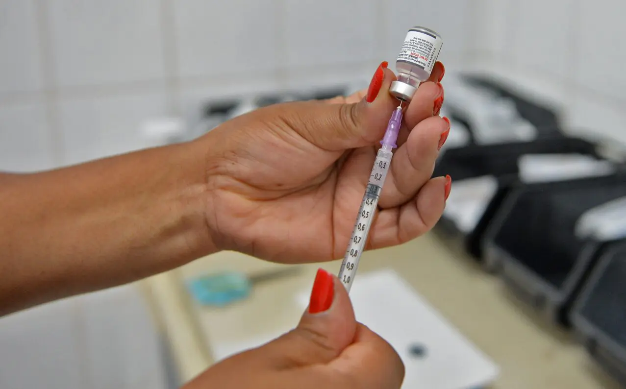 Três unidades abrem neste sábado (24) em Limeira para plantão de vacinação
