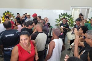 Velório de idoso tem show de forró em Piracicaba