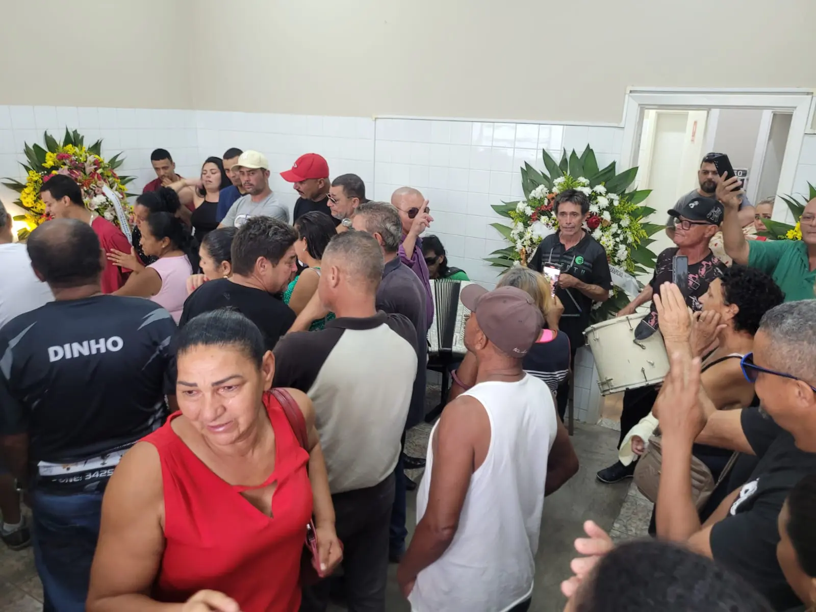 Velório de idoso tem show de forró em Piracicaba