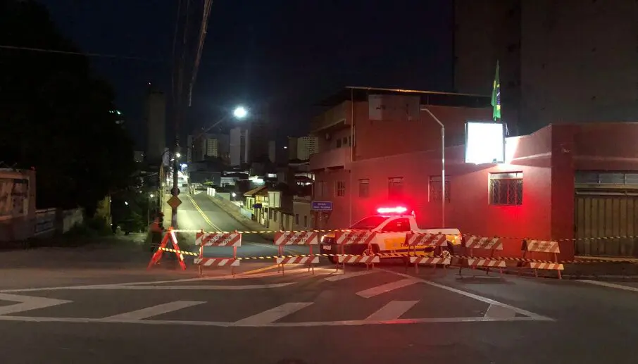 Viaduto Jânio Quadros amanhece interditado; veja rotas alternativas