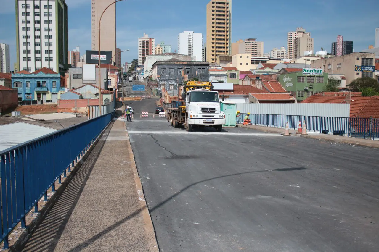 Viaduto Jânio Quadros deve ser liberado na sexta (1º)