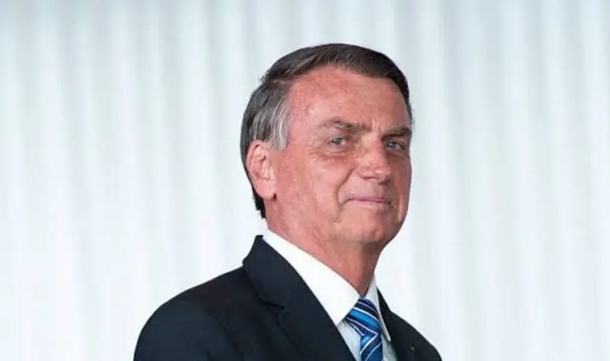 Bolsonaro é indiciado pela PF sob suspeita de fraude em cartão de vacinação