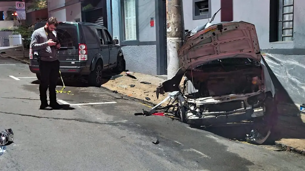 Colisao-em-cruzamento-mata-motorista-no-Centro-de-Limeira-2