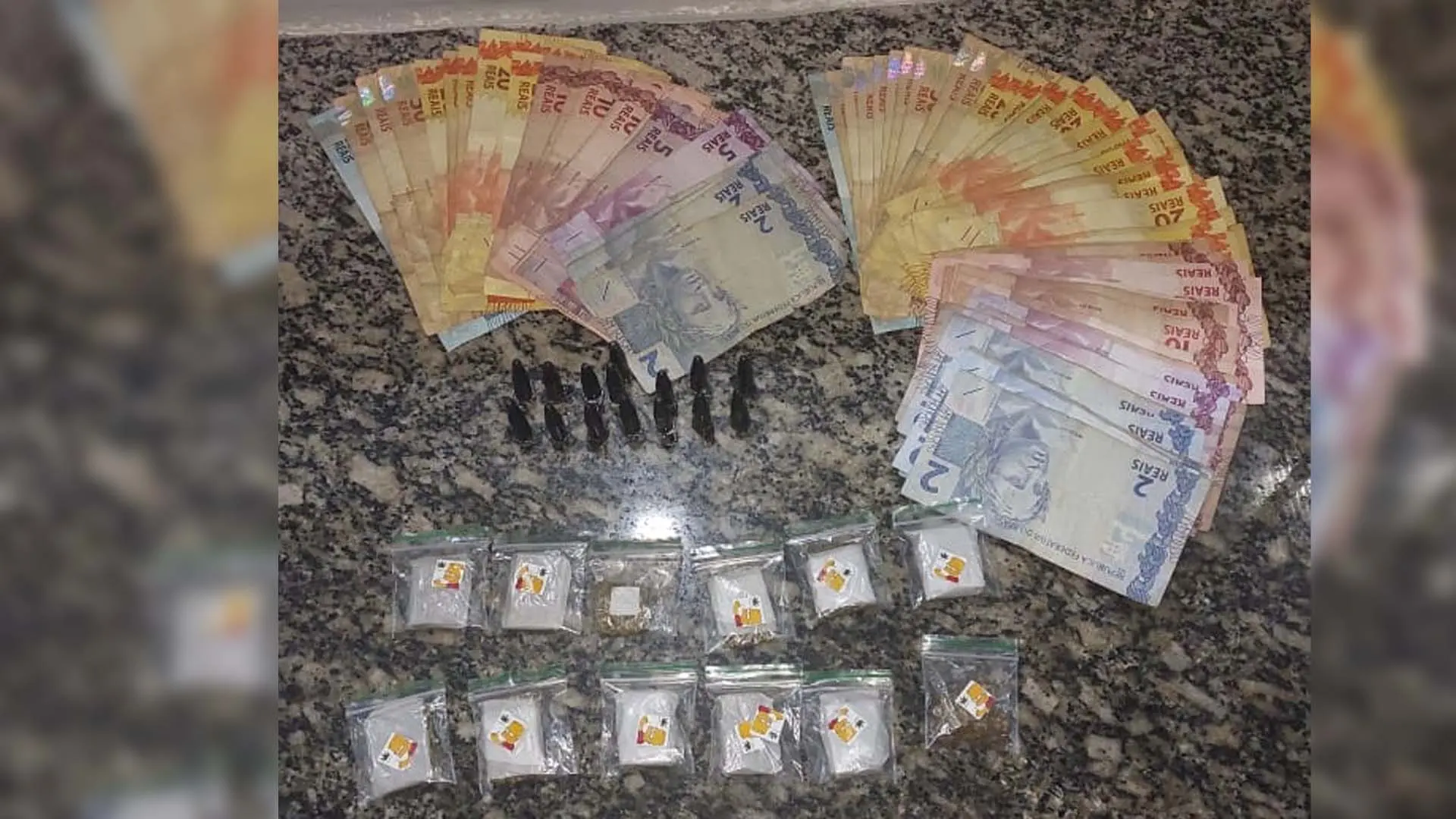 Dois são pegos pela PM traficando no Nossa Senhora das Dores, em Limeira