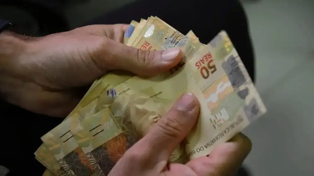 Idoso perde mais de R$4 mil ao cair em ‘golpe do nudes’