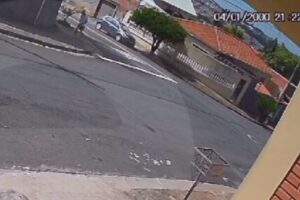 Imagens mostram estuprador abandonando carro da vítima minutos após o crime