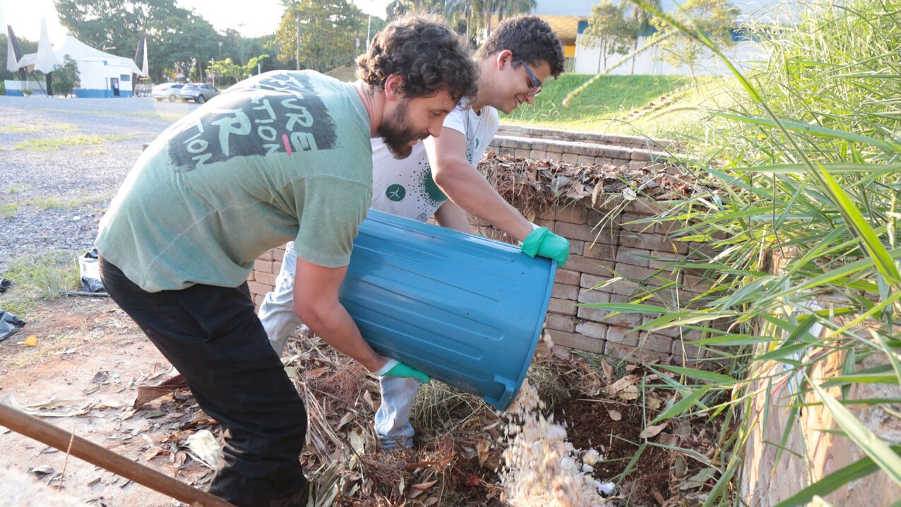 Limeira oferece curso gratuito sobre compostagem