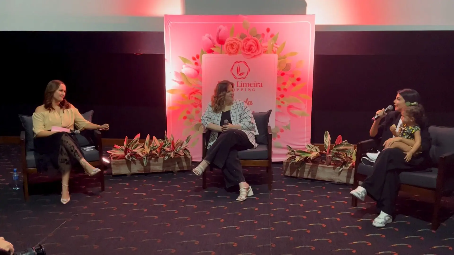 'Mulher de Fases': evento aborda temas como maternidade, menopausa e velhice