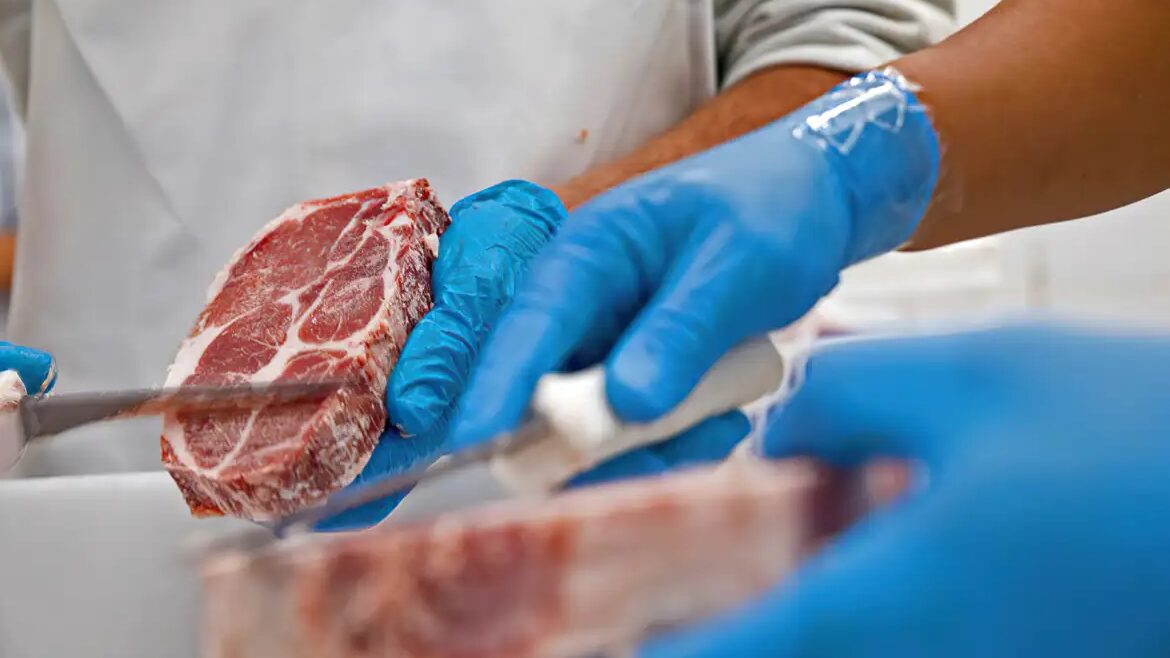 Mais-38-frigorificos-brasileiros-ja-podem-exportar-carnes-para-a-China