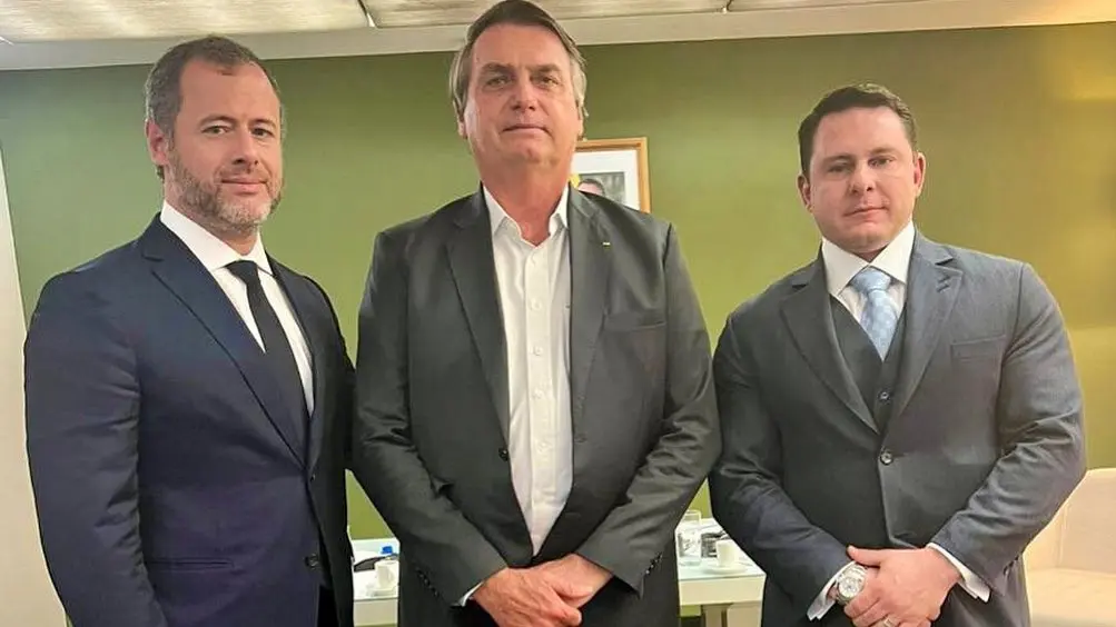 Advogado de Bolsonaro é professor, monarquista e ex-Taurus