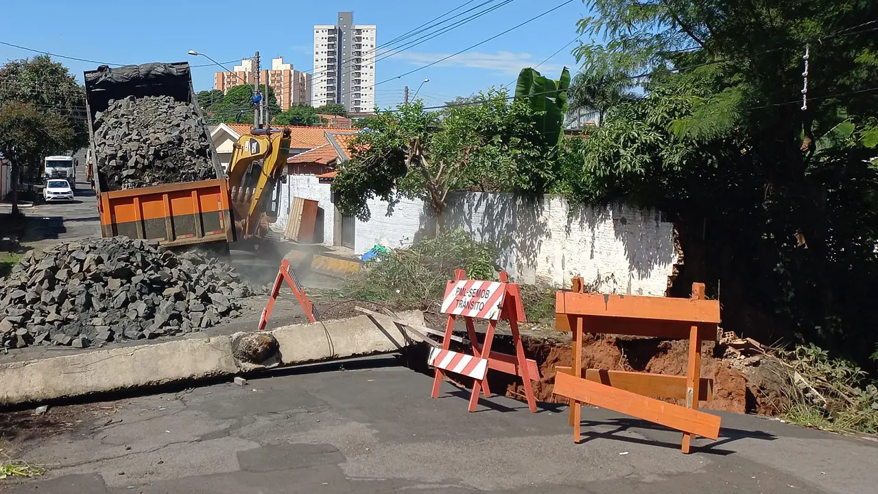 Obras de recomposição são iniciadas em rua no Jd. Nereide