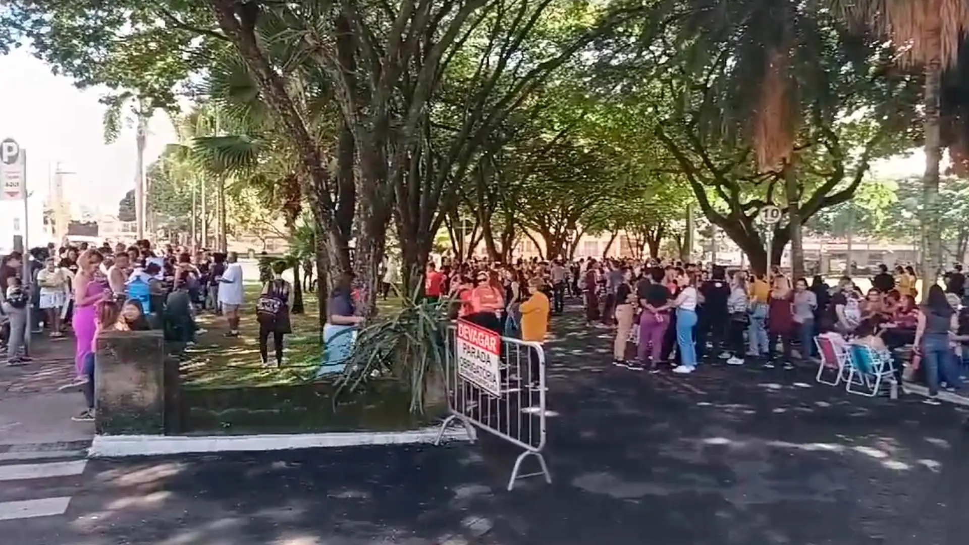 Servidores municipais de Limeira seguem em greve