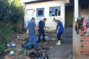 Casa na Vila Rocha recebe ação de limpeza compulsória