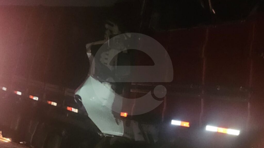 Colisão traseira entre caminhões deixa motorista morto na Anhanguera, em Limeira 4
