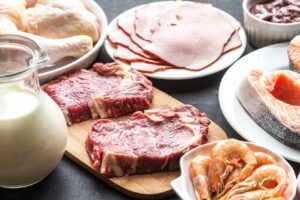 Consumo excessivo de proteínas pode causar doenças cardiovasculares, diz estudo