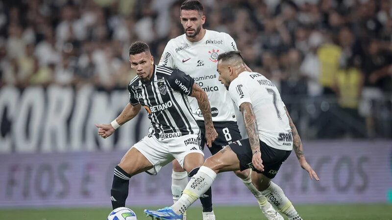 Corinthians não aproveita expulsão e empata com Atlético-MG em jogo morno