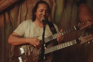 Destacando a viola caipira, João Lejambre apresenta ‘Caipira Elétrico’ nesta sexta (12)