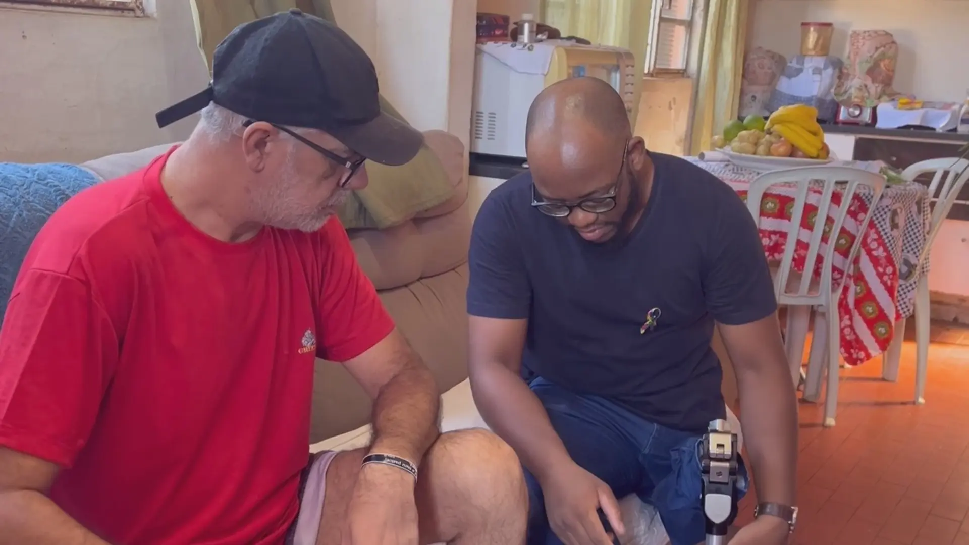 Educadora realiza encontro para ajudar Luciano após amputar parte da perna