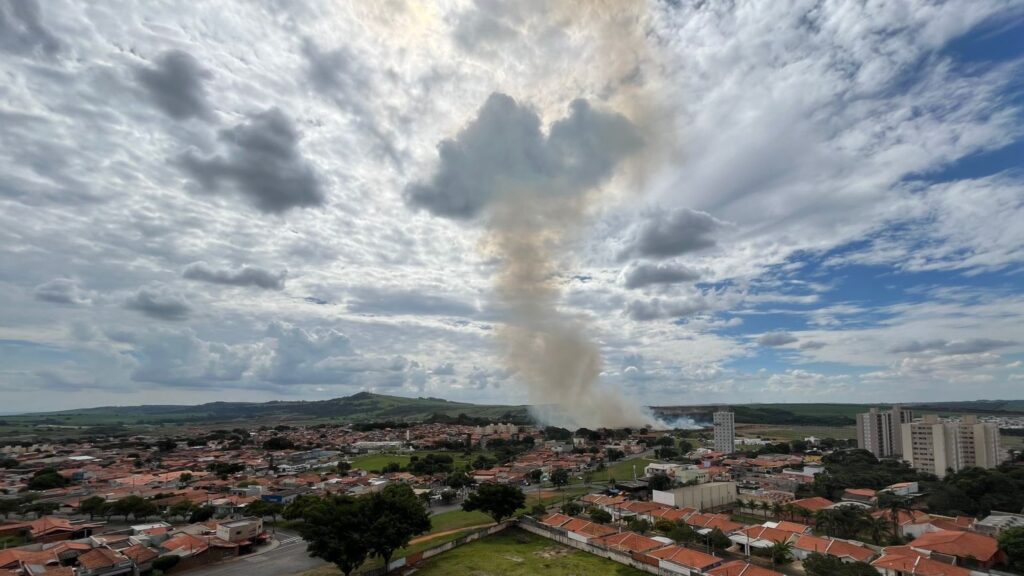Incêndio atinge área verde na região do Belinha Ometto, em Limeira 3
