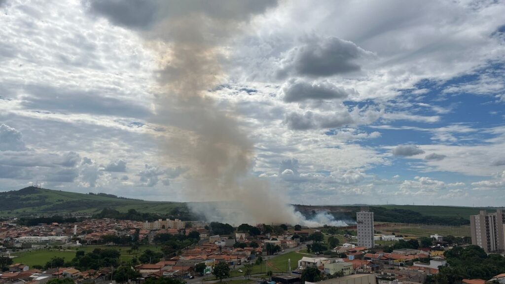 Incêndio atinge área verde na região do Belinha Ometto, em Limeira 4