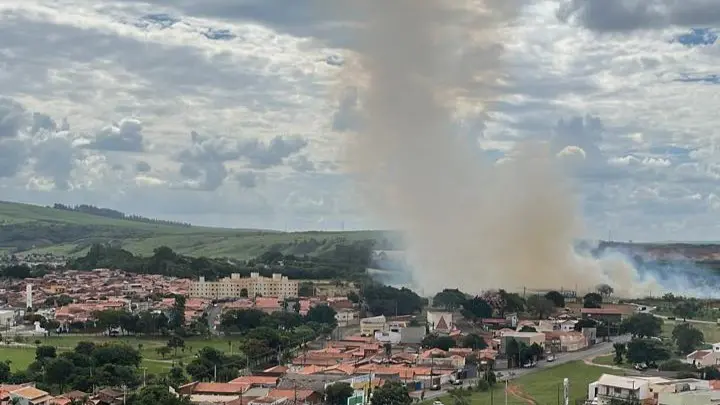 Incêndio atinge área verde na região do Belinha Ometto, em Limeira 5