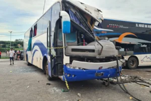 Morre vítima de acidente com ônibus em posto da Anhanguera