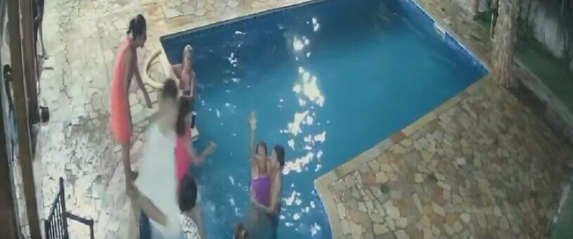 Novo vídeo mulher se desespera ao cair na piscina em Limeira