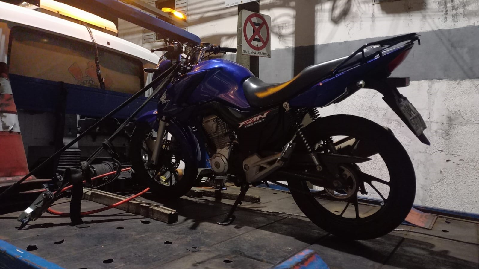 PM recupera moto furtada durante ocorrência de roubo, em Limeira