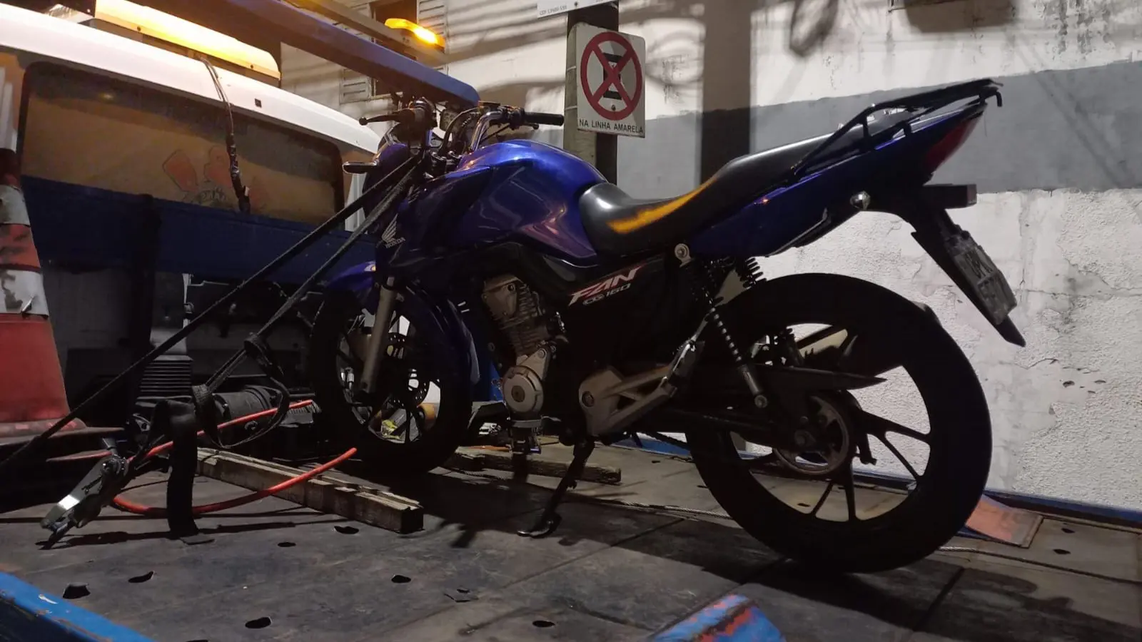 PM recupera moto furtada durante ocorrência de roubo, em Limeira