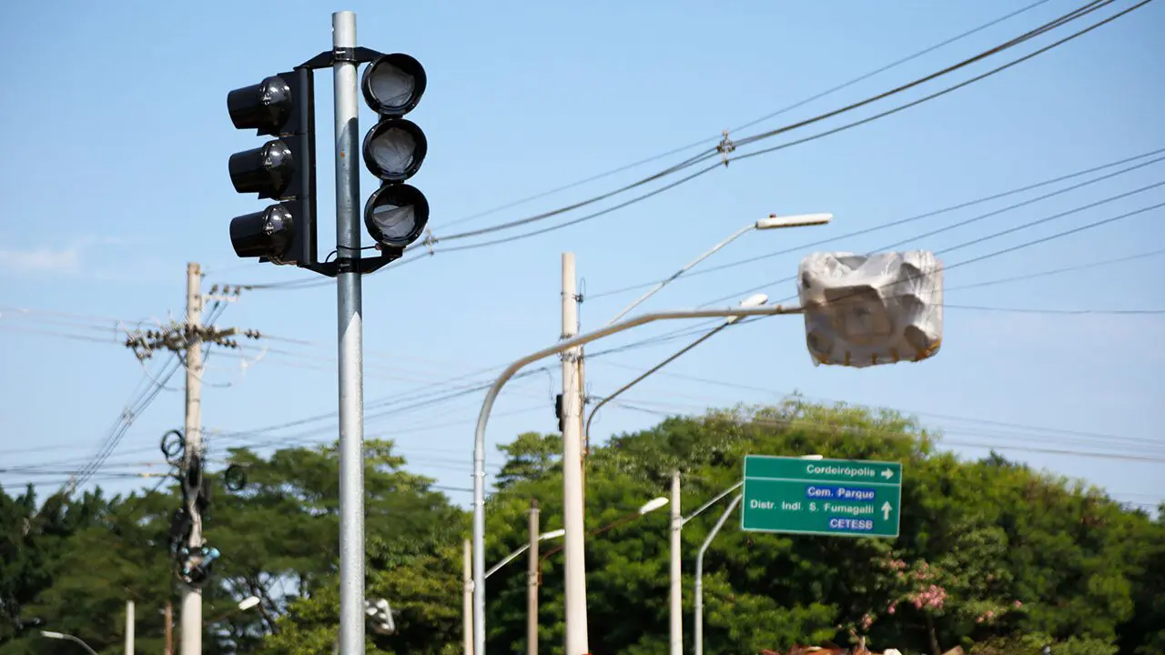 Prefeitura altera sentido de via no Pq. Res. Abílio Pedro
