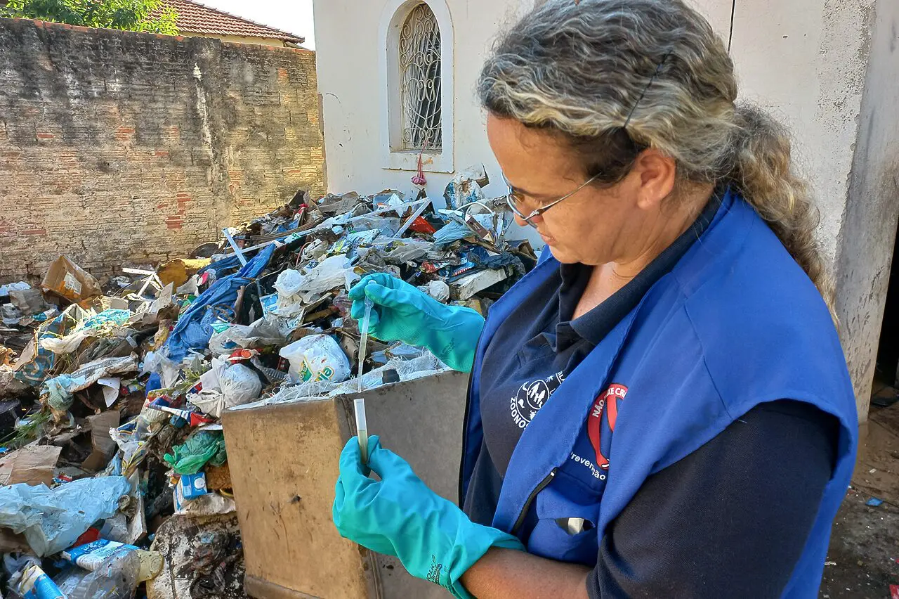 Prefeitura-deflagra-operacao-de-limpeza-compulsoria-em-casa-na-Vila-Santa-Lina