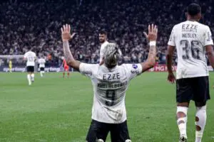 Romero comanda o passeio, e Corinthians goleia Nacional pela Sul-Americana