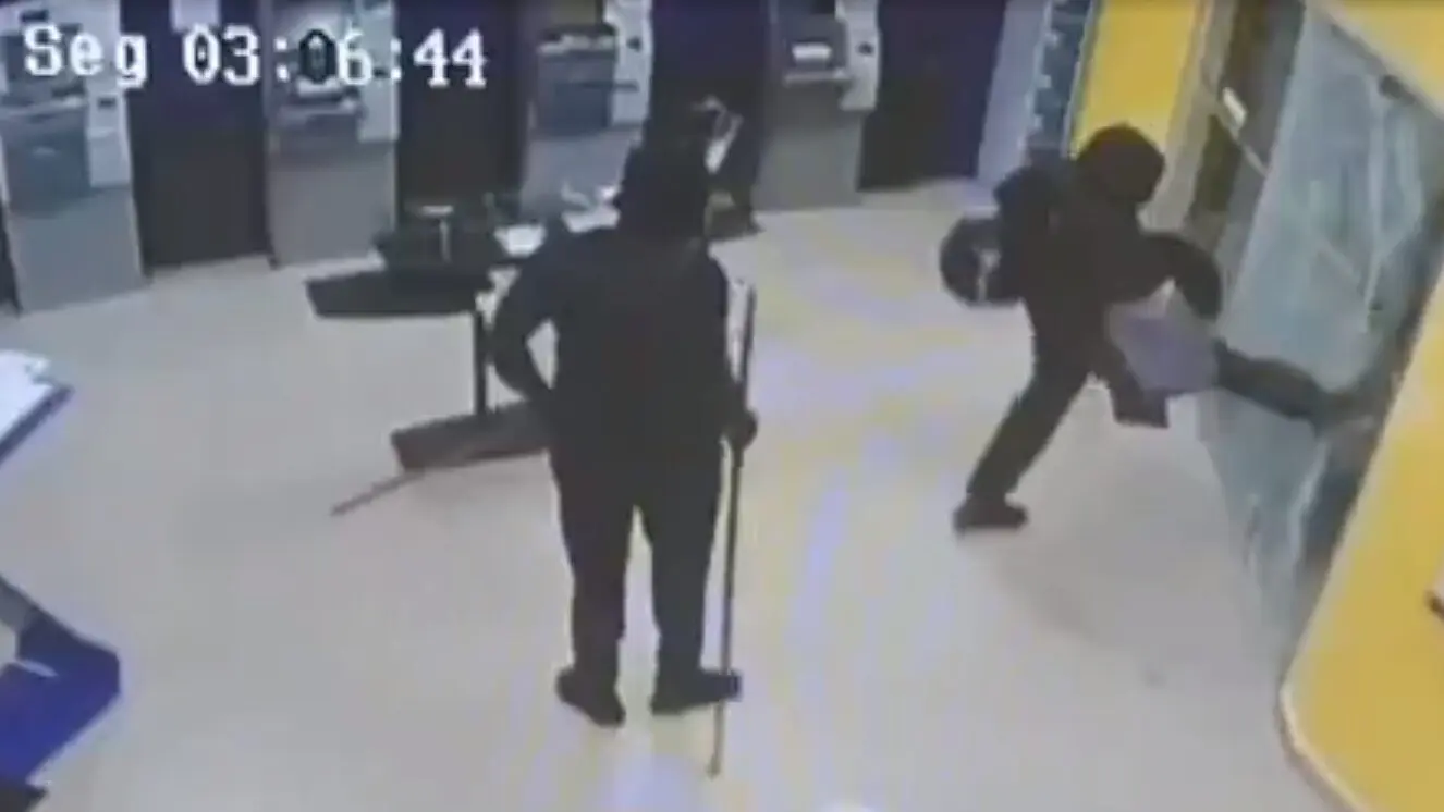Suspeito de ataque a banco morre durante confronto com a PM e outros dois são presos