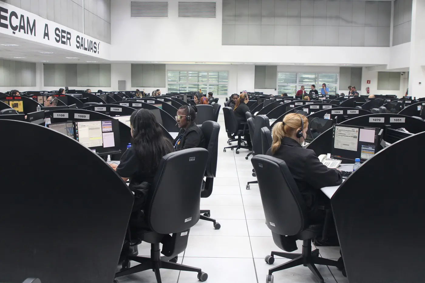 Entenda como funciona o 190 da Polícia Militar de SP Telefone para casos de emergência opera 24 horas em todo o estado de São Paulo