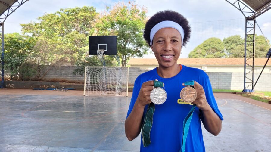 Campeã mundial de basquete, Janeth conta detalhes de sua carreira à Educadora