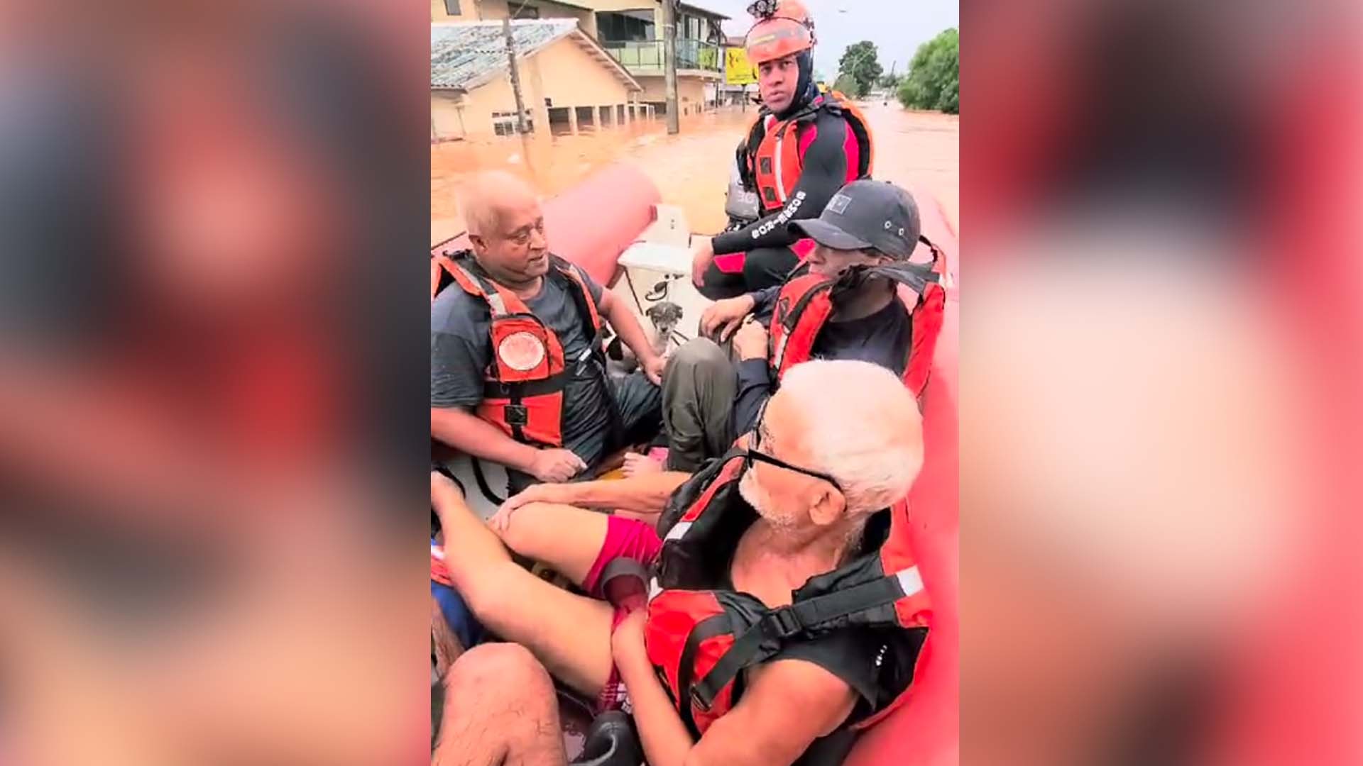 Bombeiros de SP encontram barco virado e resgatam quatro pessoas no RS