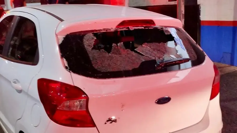 Homem é detido após atirar pedras em carro no Centro de Limeira