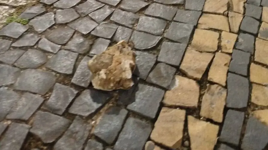Homem-e-detido-apos-atirar-pedras-em-carro-no-Centro-de-Limeira-2-1
