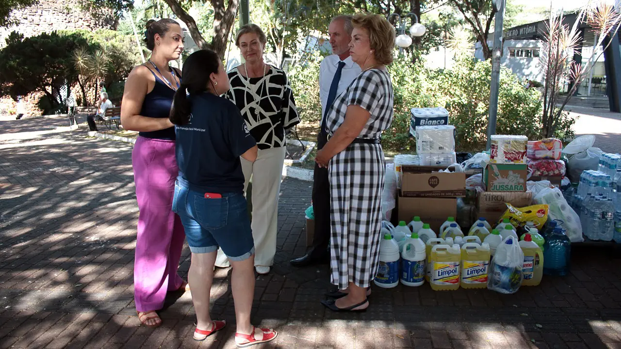 Limeira-arrecada-353-litros-de-agua-no-1o-dia-de-campanha-em-prol-do-Rio-Grande-do-Sul