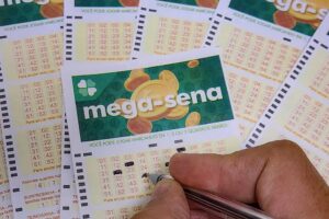 Mega-Sena-nao-tem-ganhador-premio-acumula-e-vai-a-R-25-milhoes