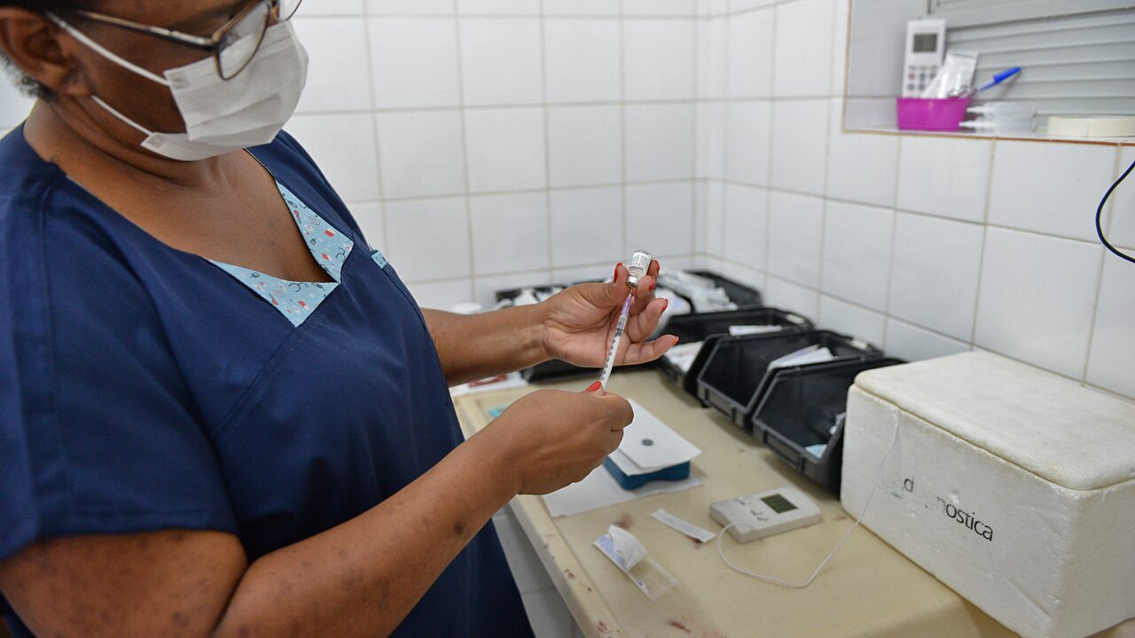 Novo plantão de vacinação acontece neste sábado (25) em Limeira