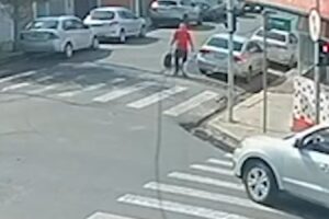 VIDEO-Camera-de-seguranca-flagra-assassino-estacionando-carro-antes-de-matar-motorista-em-Limeira