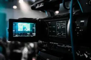 A-producao-e-uma-ficcao-onde-sao-retratados-os-generos-drama-e-horror