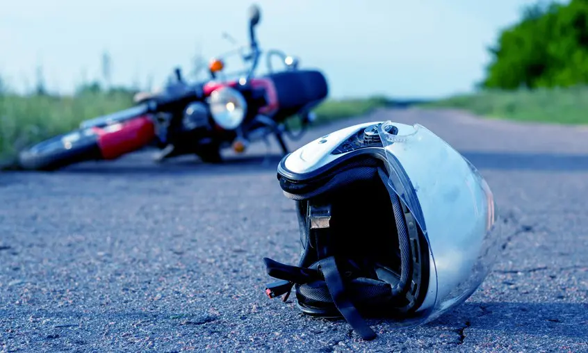 Colisão traseira deixa motociclista inconsciente na rodovia Anhanguera, em Limeira